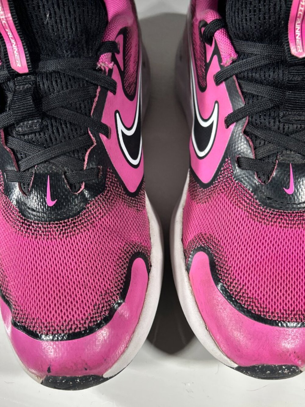 Nike Cosmic Runner Girls Running Shoes Size 4.5 Youth 4.5Y Pink Sneakers Kids - Picture 4 of 12